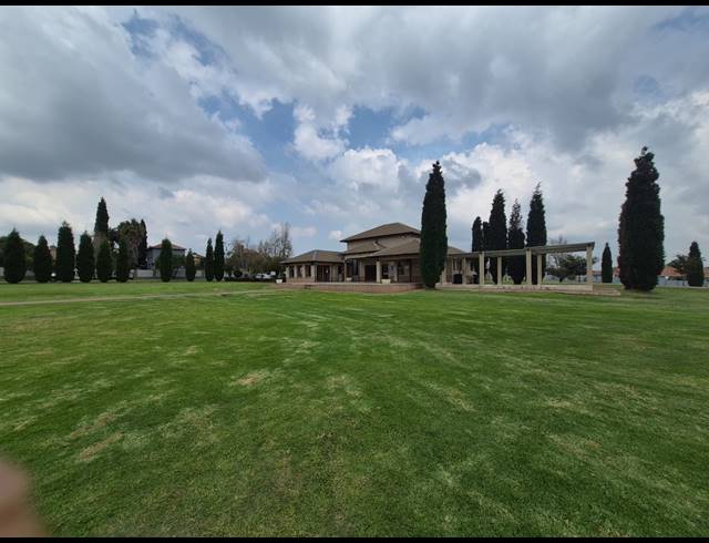 2 BEDROOM APARTMENT FOR SALE IN PARKRAND